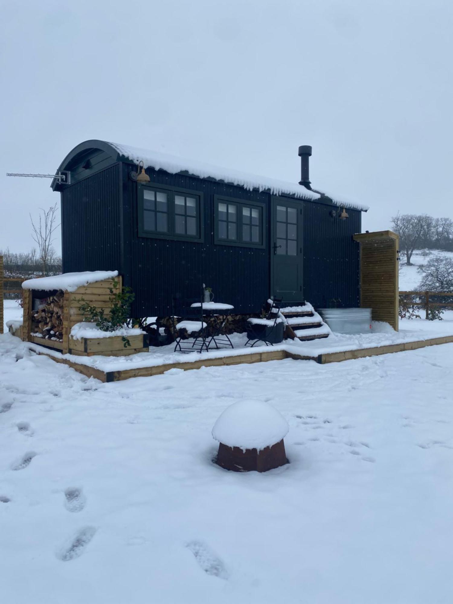 The Winford Retreat Villa Exterior photo